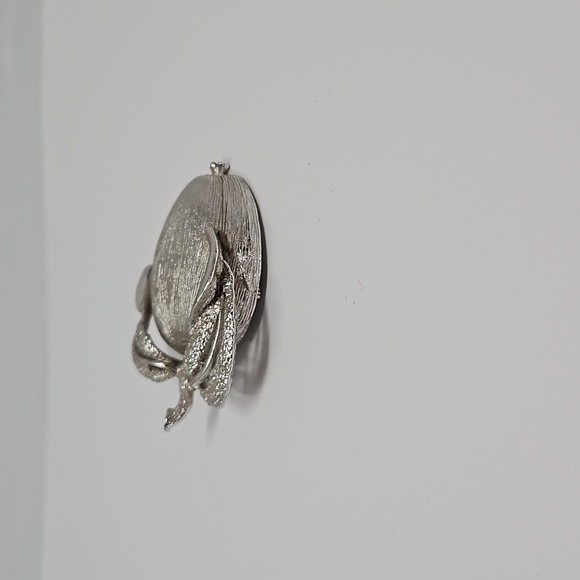 Vintage Sarah Coventry Apple Brooch Silver Tone Adam's Delight Signed - Picture 4 of 13